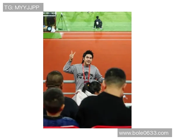 吴冠希:从青涩新星到篮球场上的领军人物的成长之路